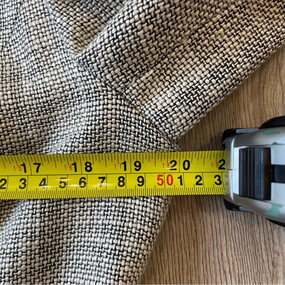 THE LIMITED Gray Tweed Belted Cropped Sleeve Blazer - Size L - Picture 9 of 10